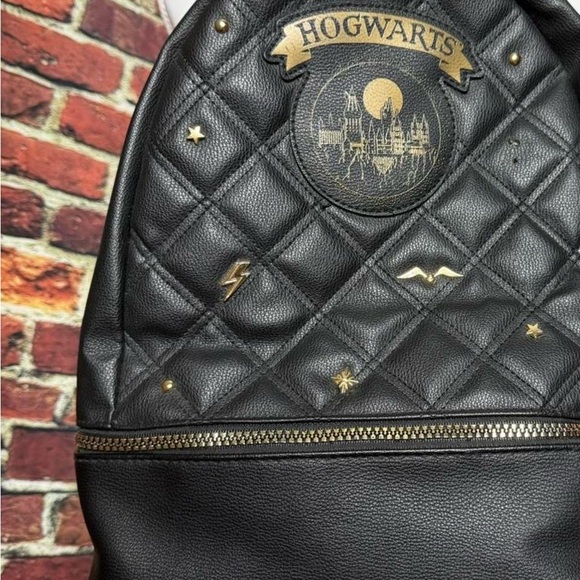 Hogwarts Black Quilted Women's Backpack - Picture 3 of 8